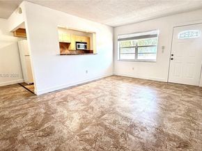 20311 NE 2nd Ave 27, Miami FL 33179