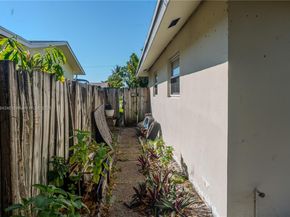 315 SW 12th Ave, Boynton Beach FL 33435