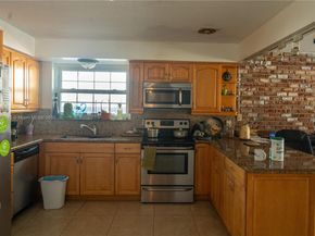 315 SW 12th Ave, Boynton Beach FL 33435