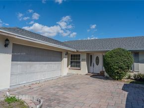 315 SW 12th Ave, Boynton Beach FL 33435