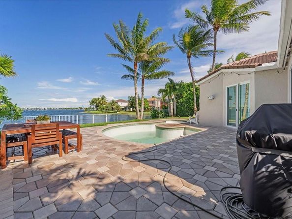 5235 SW 171st Ave, Miramar FL 33027