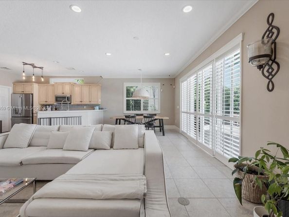 5235 SW 171st Ave, Miramar FL 33027