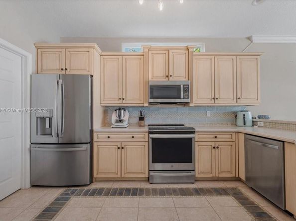 5235 SW 171st Ave, Miramar FL 33027