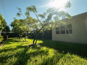 1531 NW 182nd St, Miami Gardens FL 33169