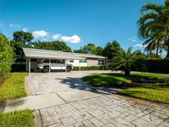 1531 NW 182nd St, Miami Gardens FL 33169