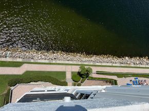 3530 Mystic Pointe Dr 1215, Aventura FL 33180