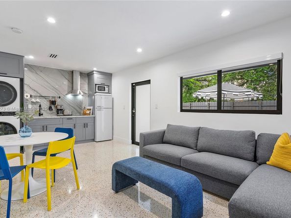 256 NW 57th St, Miami FL 33127