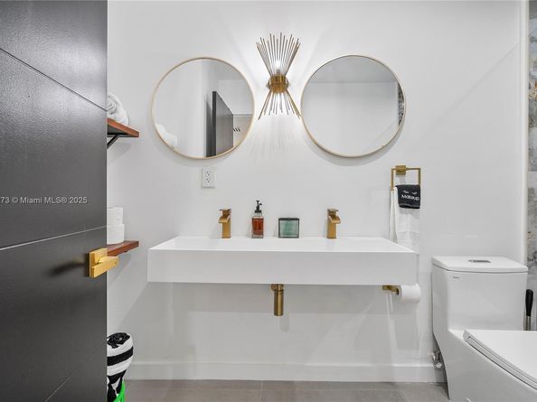 256 NW 57th St, Miami FL 33127