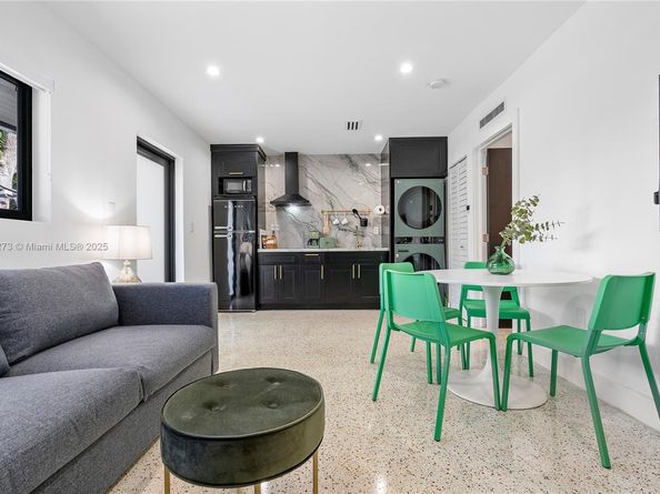 256 NW 57th St, Miami FL 33127