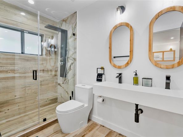 256 NW 57th St, Miami FL 33127