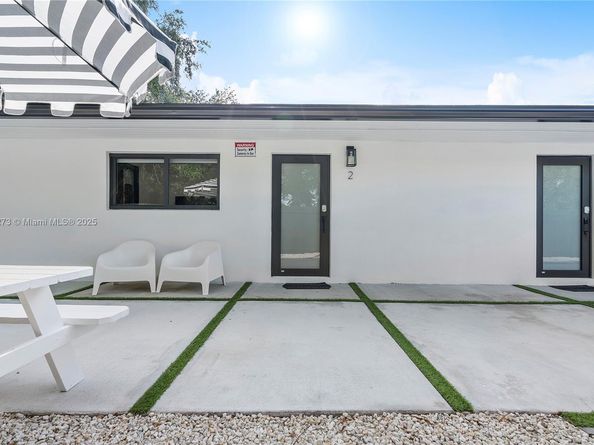 256 NW 57th St, Miami FL 33127