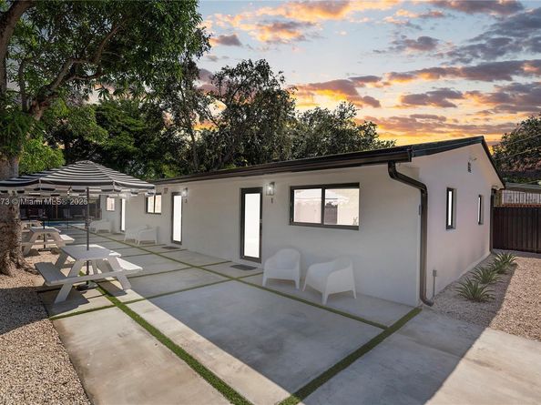 256 NW 57th St, Miami FL 33127