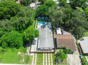 256 NW 57th St, Miami FL 33127