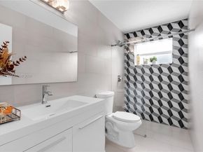 429 NW 130th Ave, Miami FL 33182