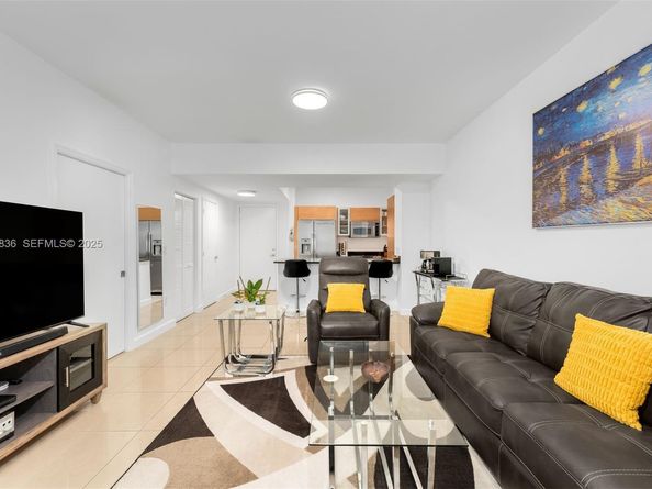 950 Brickell Bay Dr 803, Miami FL 33131