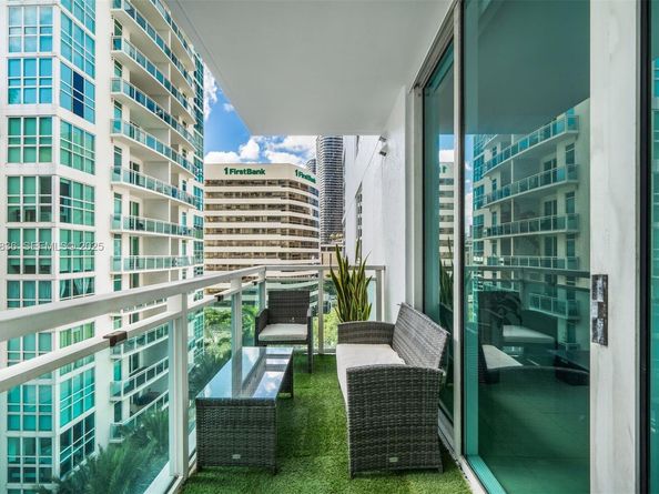 950 Brickell Bay Dr 803, Miami FL 33131