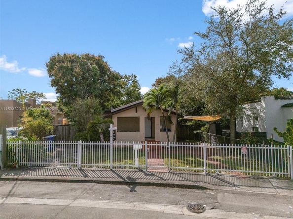 260 NW 34th St, Miami FL 33127