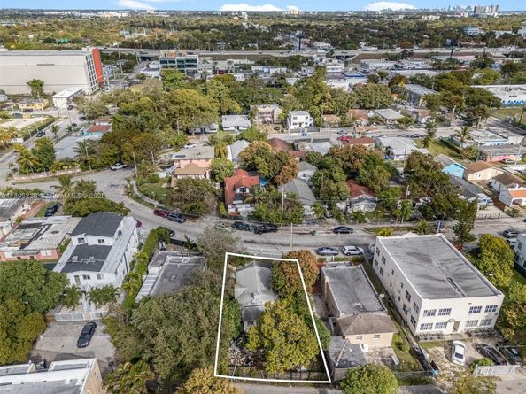 260 NW 34th St, Miami FL 33127