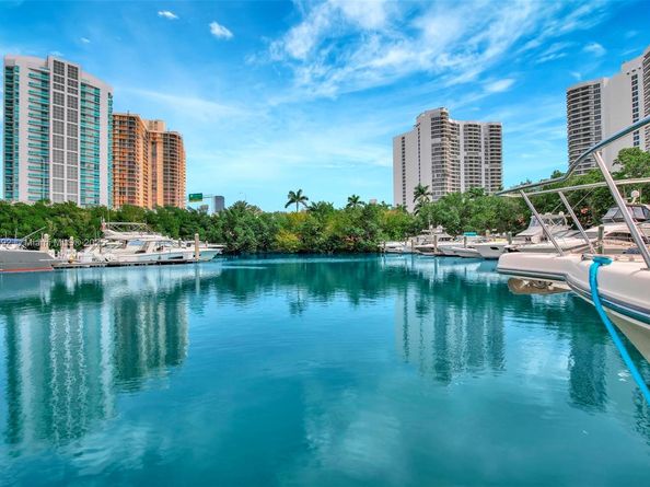 19101 Mystic Pointe Dr 402, Aventura FL 33180