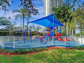 19101 Mystic Pointe Dr 402, Aventura FL 33180