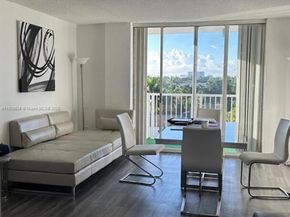2000 NE 135th St 509, North Miami FL 33181