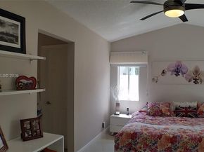 Undisclosed Address #A11955605, Weston FL 33326