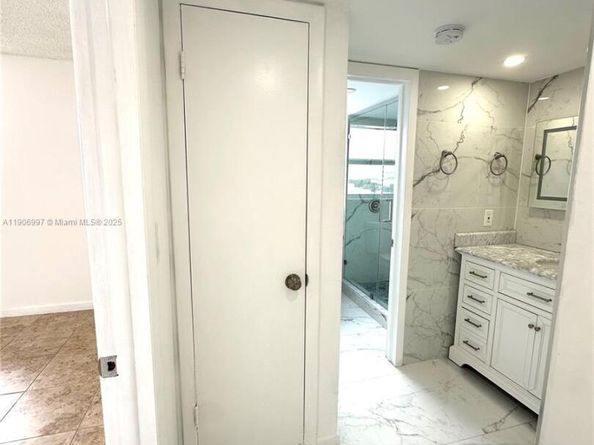 245 18th St 801, Miami Beach FL 33139