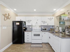 5723 NW 87th Ave, Tamarac FL 33321