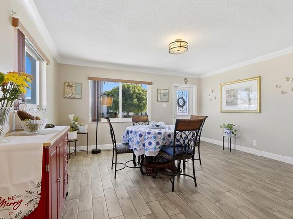 5723 NW 87th Ave, Tamarac FL 33321