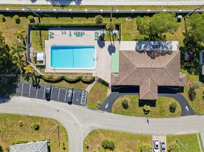 5723 NW 87th Ave, Tamarac FL 33321