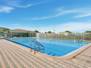 5723 NW 87th Ave, Tamarac FL 33321