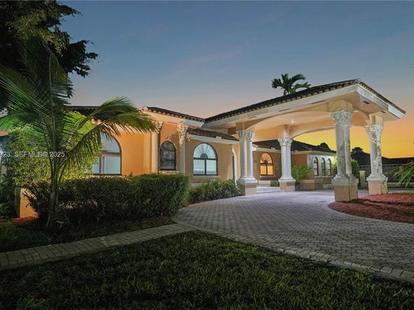 3001 SW 132nd Ave, Miami FL 33175