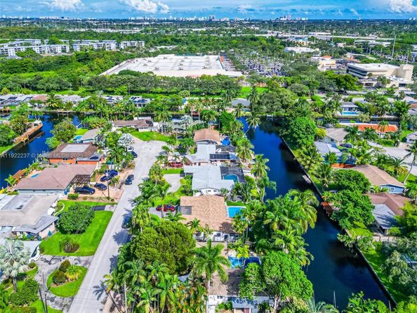 1930 NW 32nd Ct, Oakland Park FL 33309