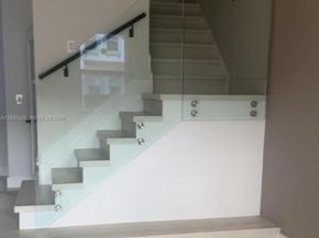 8135 NW 108th Ave, Doral FL 33178