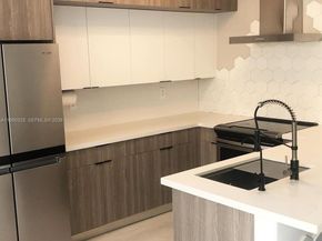 8135 NW 108th Ave, Doral FL 33178