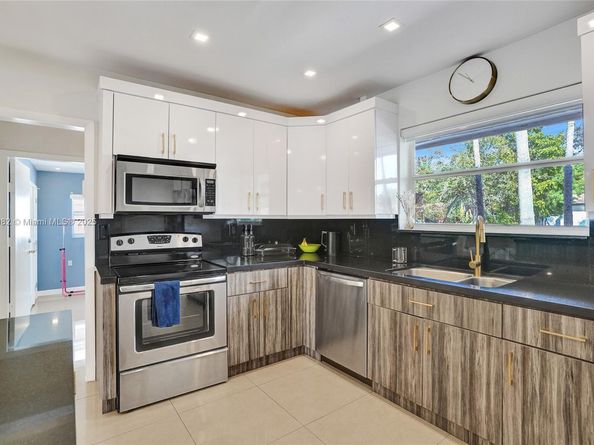 1052 NE 179th Ter, North Miami Beach FL 33162