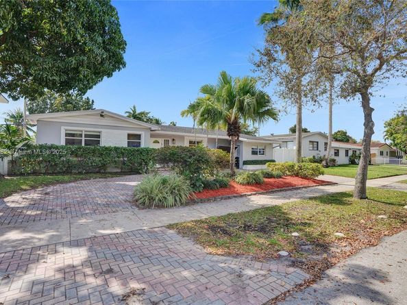 1052 NE 179th Ter, North Miami Beach FL 33162