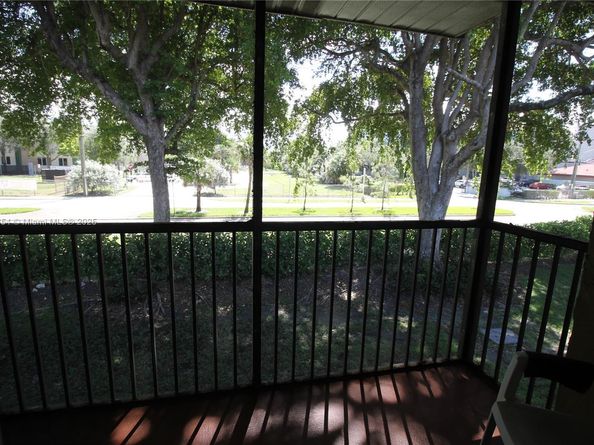 721 NW 103rd Ter 202, Pembroke Pines FL 33026