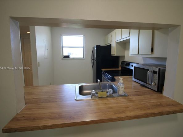 721 NW 103rd Ter 202, Pembroke Pines FL 33026