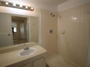 721 NW 103rd Ter 202, Pembroke Pines FL 33026