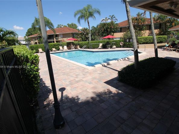 721 NW 103rd Ter 202, Pembroke Pines FL 33026