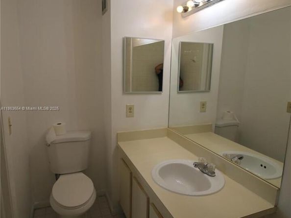 721 NW 103rd Ter 202, Pembroke Pines FL 33026