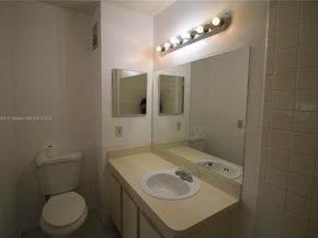 721 NW 103rd Ter 202, Pembroke Pines FL 33026