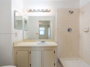 721 NW 103rd Ter 202, Pembroke Pines FL 33026