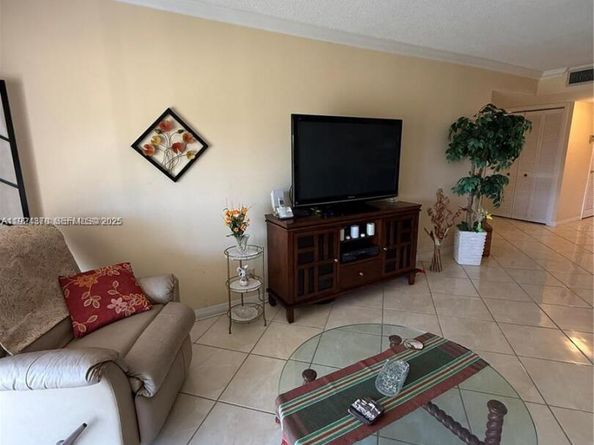 4800 Hillcrest Ln 511, Hollywood FL 33021