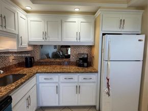 4800 Hillcrest Ln 511, Hollywood FL 33021