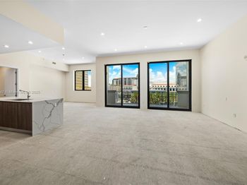 275 Giralda Ave
