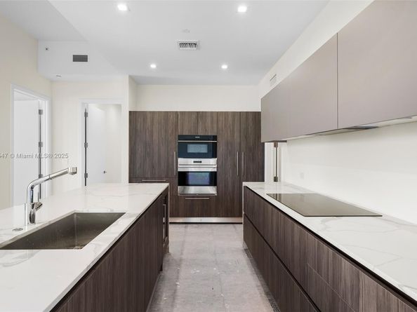 275 Giralda Ave 6AB, Coral Gables FL 33134