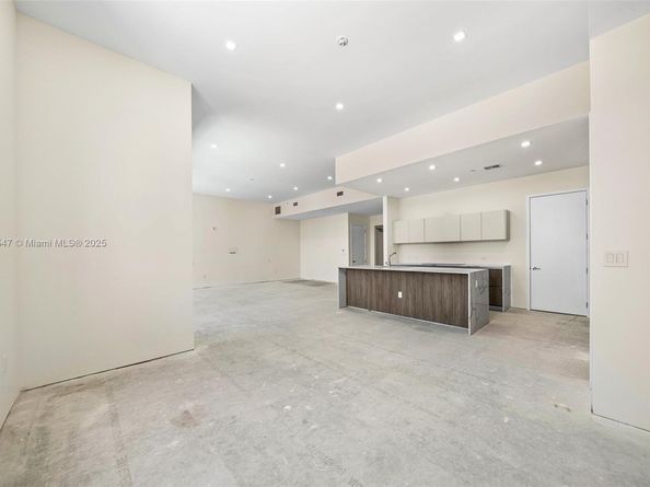 275 Giralda Ave 6AB, Coral Gables FL 33134