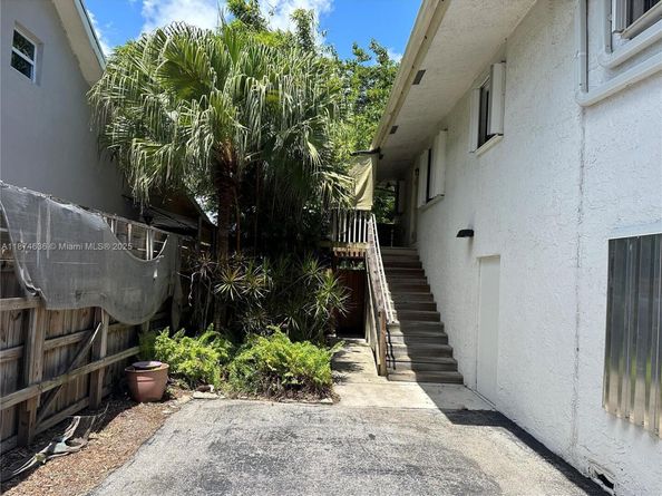 1411 SW 24th Ct, Fort Lauderdale FL 33315